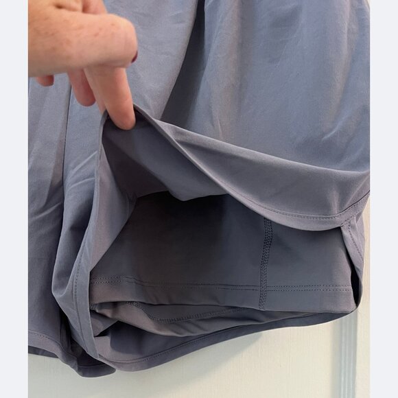 BEYOND YOGA - Stretch Woven In Stride Lined Shorts - Cloud Grey - Large - Picture 9 of 10